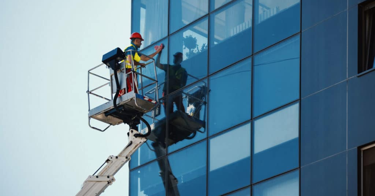 choosing the right commercial window cleaning service